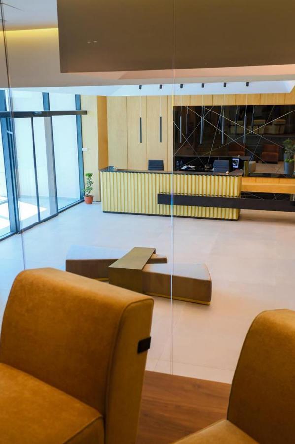 Nassau Hotel ديرمي المظهر الخارجي الصورة