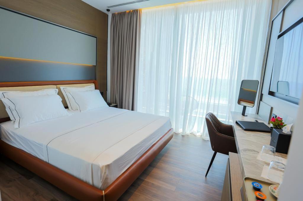Nassau Hotel ديرمي المظهر الخارجي الصورة