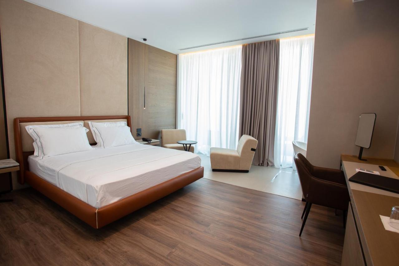Nassau Hotel ديرمي المظهر الخارجي الصورة