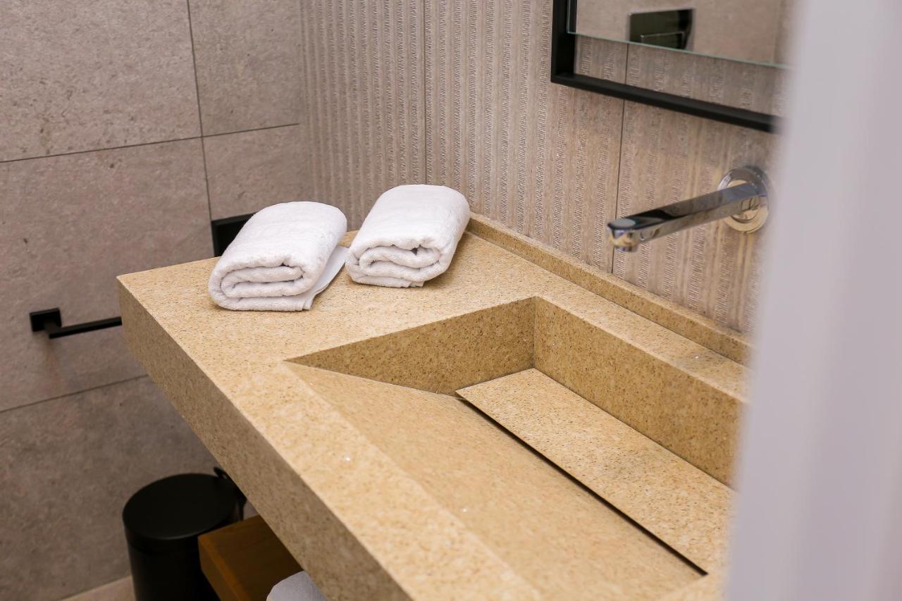 Nassau Hotel ديرمي المظهر الخارجي الصورة